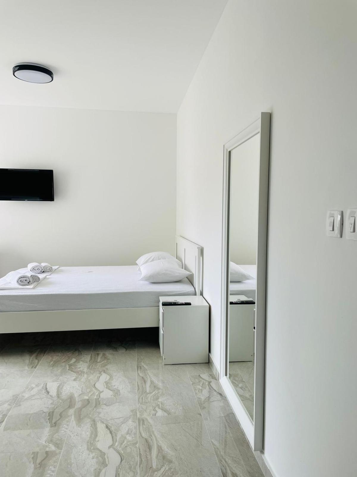 Aura Tower Apartments By Gaby Rafailovici Exterior photo
