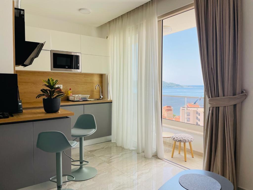 Aura Tower Apartments By Gaby Rafailovici Exterior photo